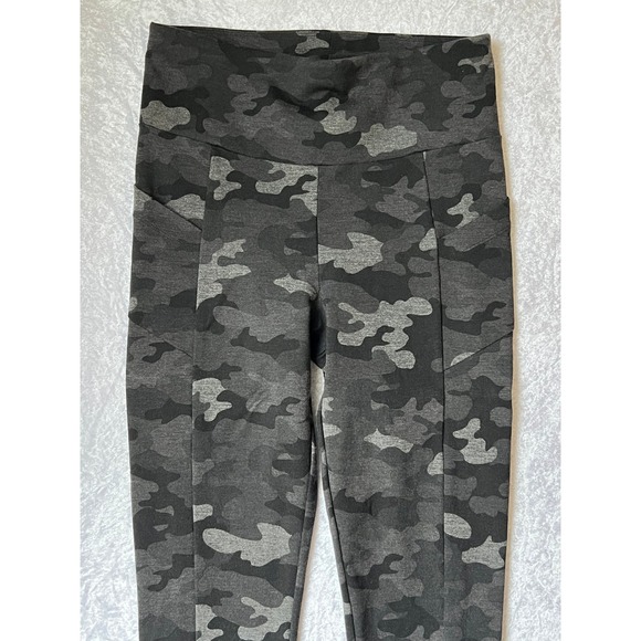 CAbi Pants - Cabi Black Grey Camo Legging Size Small Pockets Rayon Nylon Blend